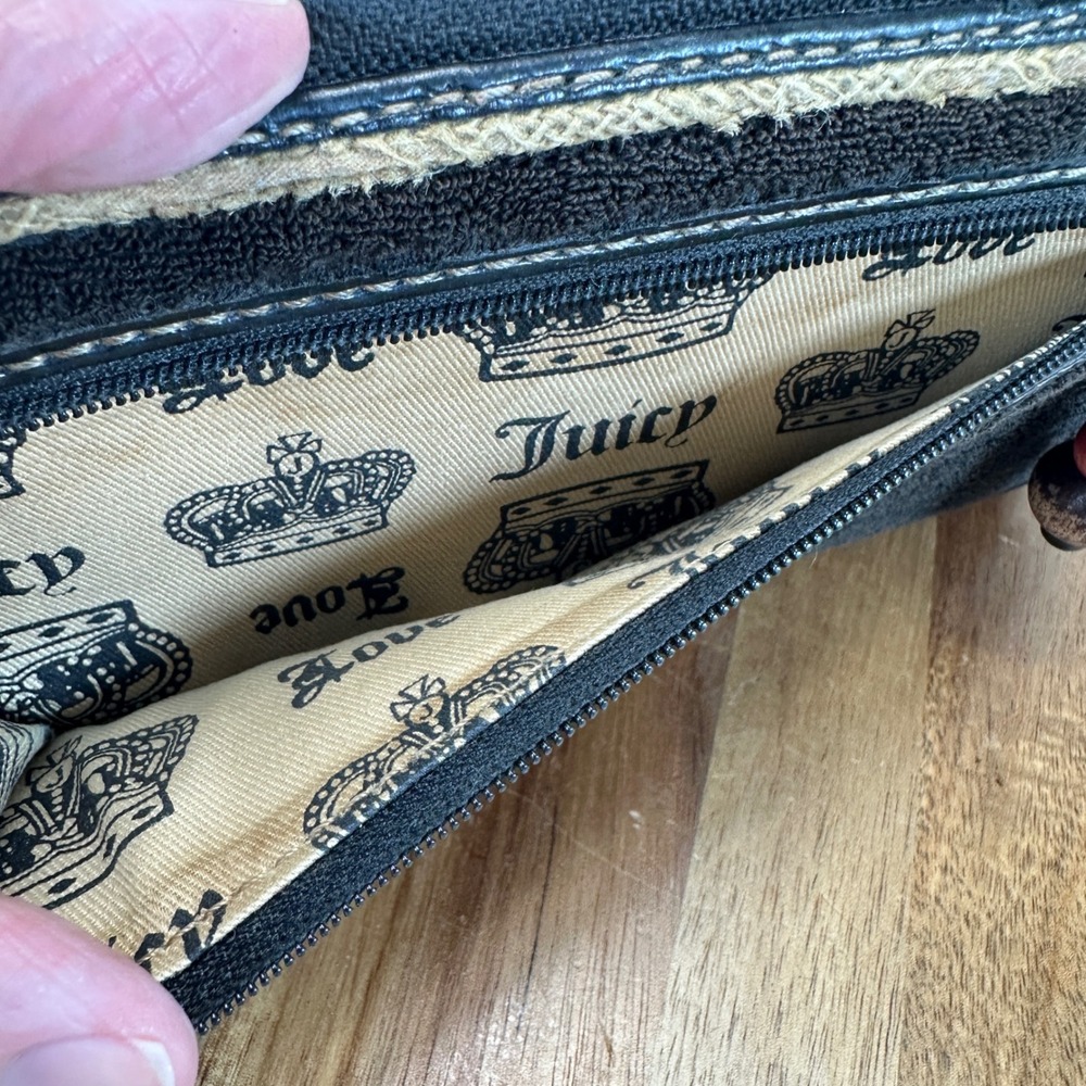 VTG Juicy Couture Brown Velour Strawberry Zip Around Wallet Y2K Embroidered Logo - Picture 7 of 9
